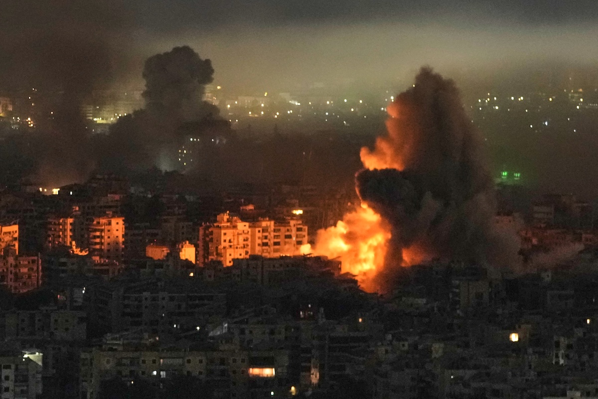I pesanti bombardamenti israeliani su Beirut