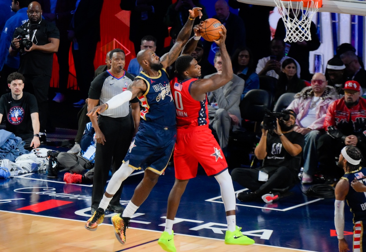 I cestisti di LeBron James (sinistra) e Jalen Duren (destra) durante l'All-Star Game 2026, 15 febbraio 2026 (Tayfun Coskun/Anadolu via Getty Images)