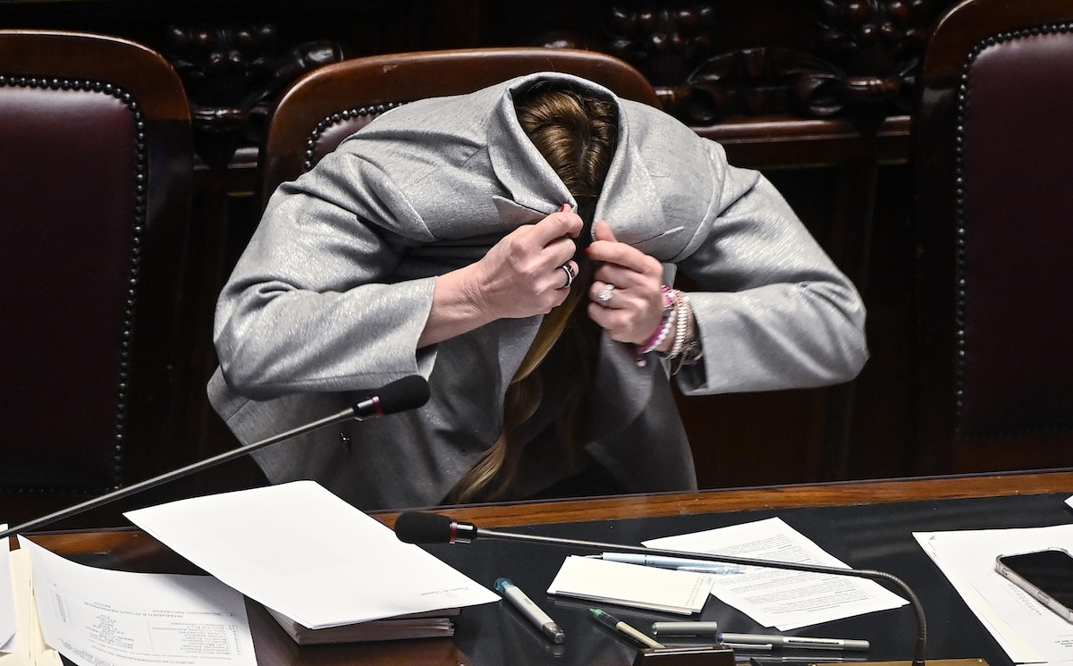 La presidente del Consiglio Giorgia Meloni durante alcune comunicazioni alla Camera, il 22 marzo 2024 (ANSA/Riccardo Antimiani)