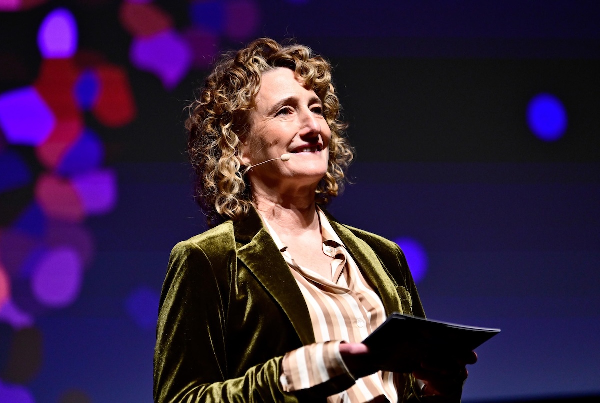 La direttrice della Berlinale, Tricia Tuttle, ha risposto a una lettera aperta firmata da alcuni personaggi dello spettacolo che avevano protestato contro il mancato schieramento per Gaza del festival (Fabian Sommer/Ansa)