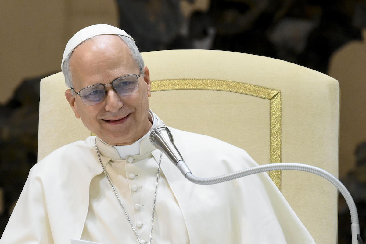 Il papa ha detto che i preti devono resistere alla tentazione di scrivere le omelie con l’AI