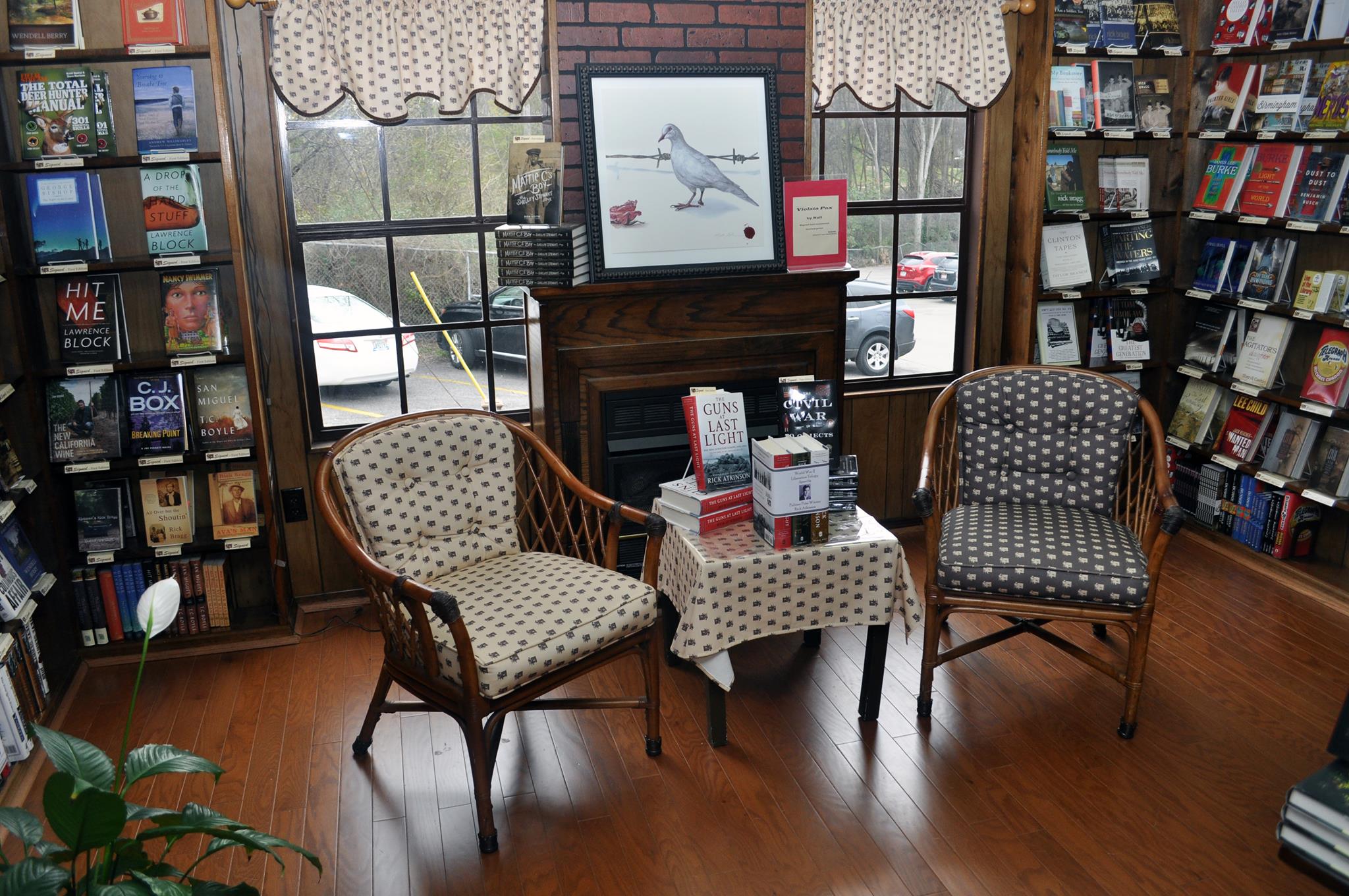 L'interno dell'Alabama Booksmith a Birmingham, Alabama (dal suo profilo Facebook)