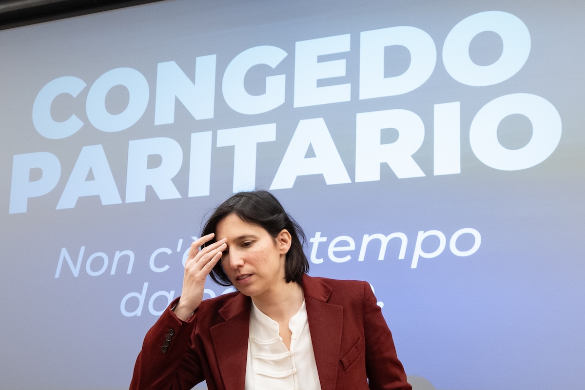 Nessuna discussione sul congedo parentale paritario