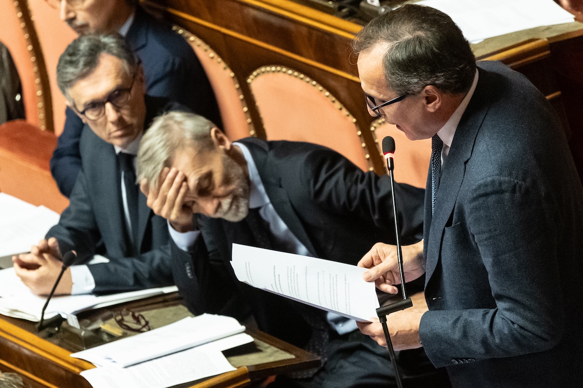 Andrea Giorgis, Graziano Delrio e Francesco Boccia del Partito Democratico durante la discussione della legge sull'antisemitismo al Senato, il 4 marzo 2026 (Mauro Scrobogna /LaPresse)
