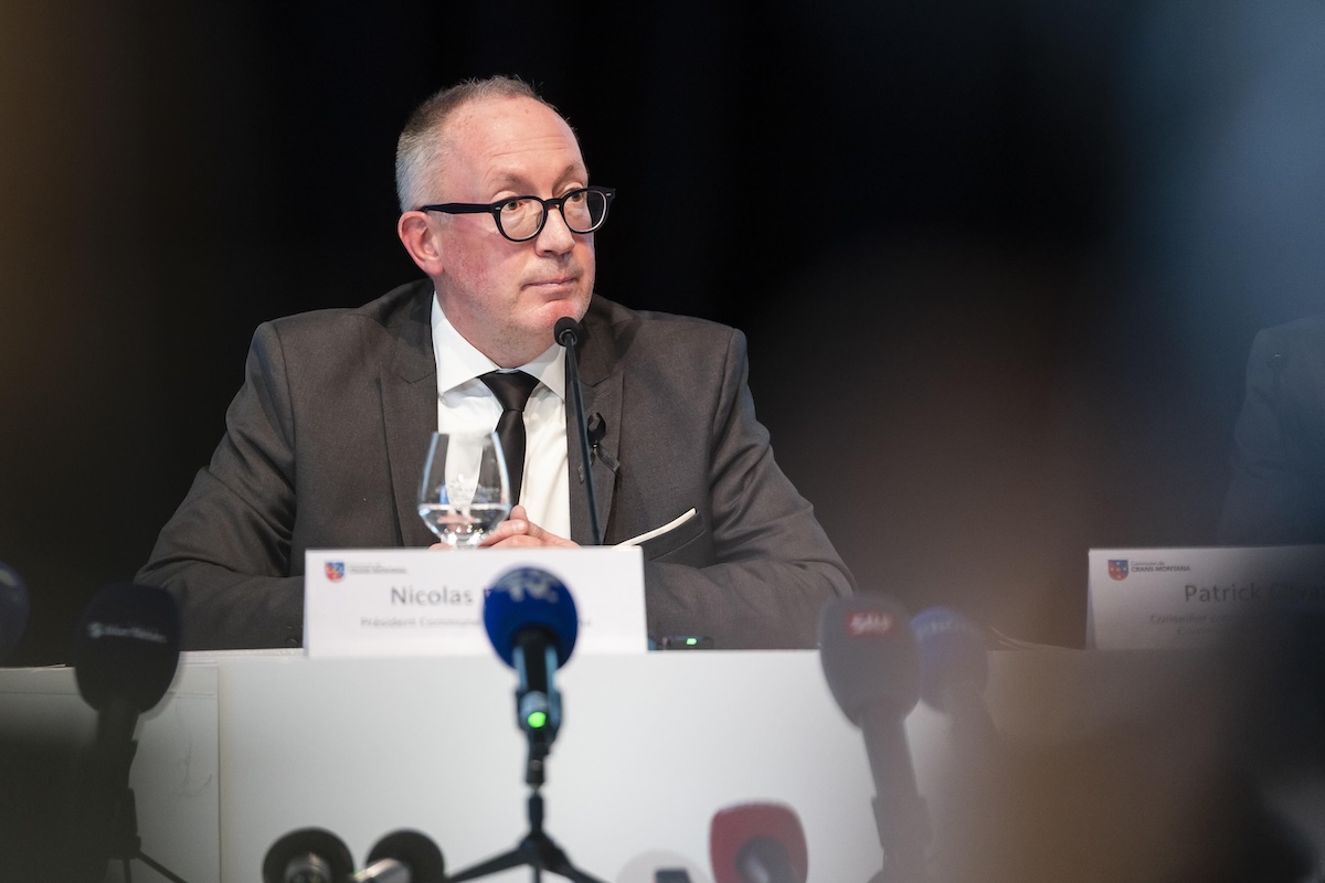 Anche il sindaco di Crans-Montana è indagato per l’incendio del Constellation