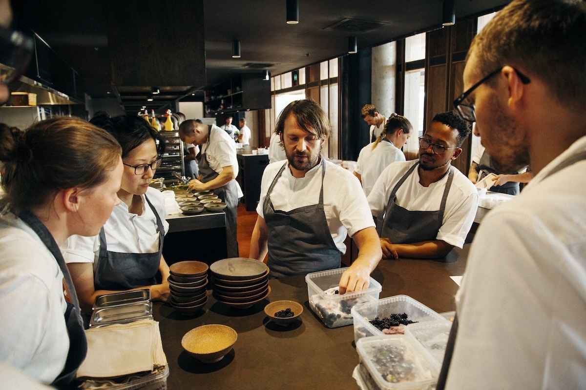 Le accuse di abusi a uno dei migliori ristoranti al mondo