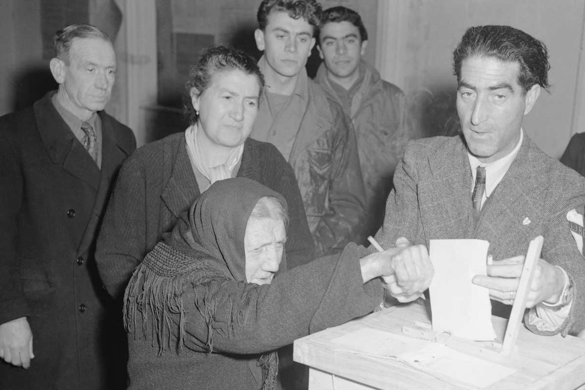 La prima volta in cui le donne votarono in Italia non è quella che pensate