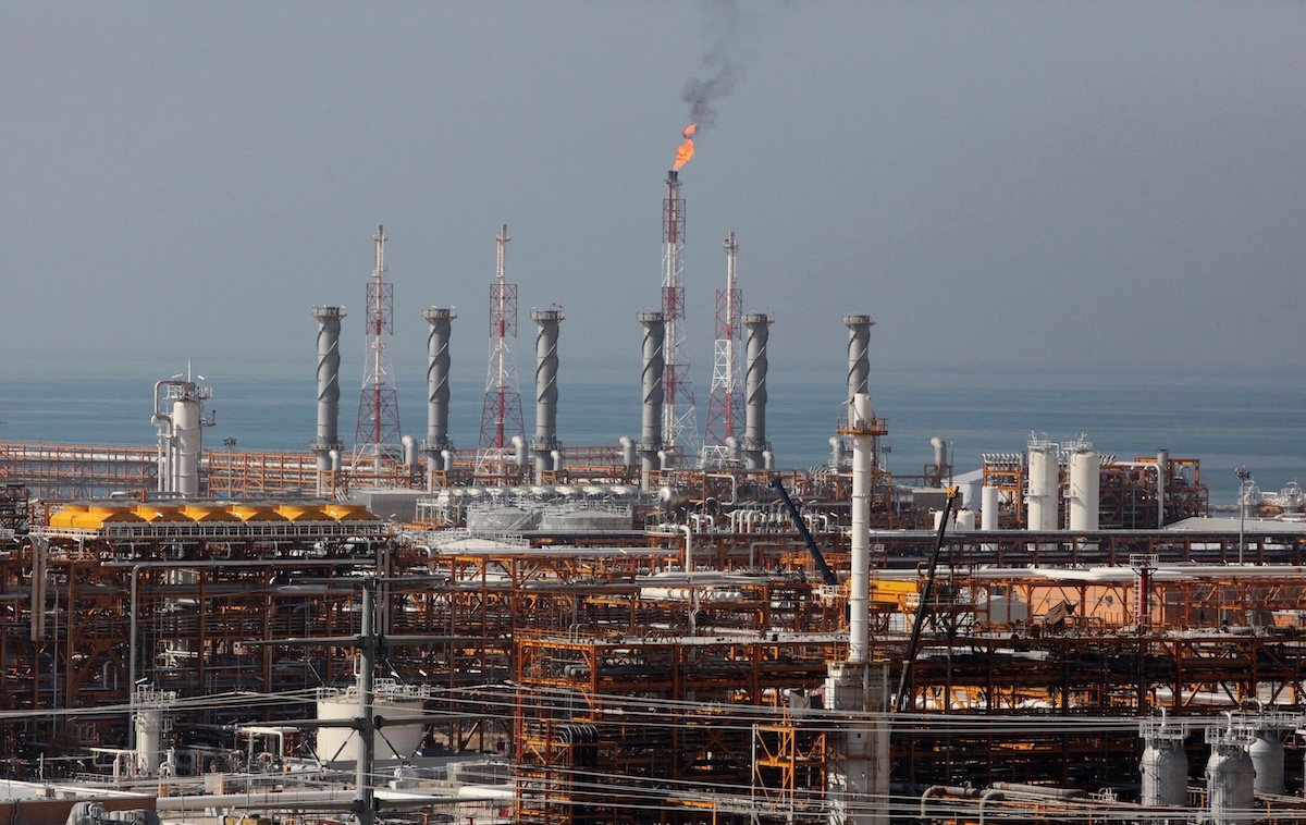 Una raffineria che lavora il gas del giacimento South Pars ad Asalouyeh, sulla costa iraniana, in una foto del 2014