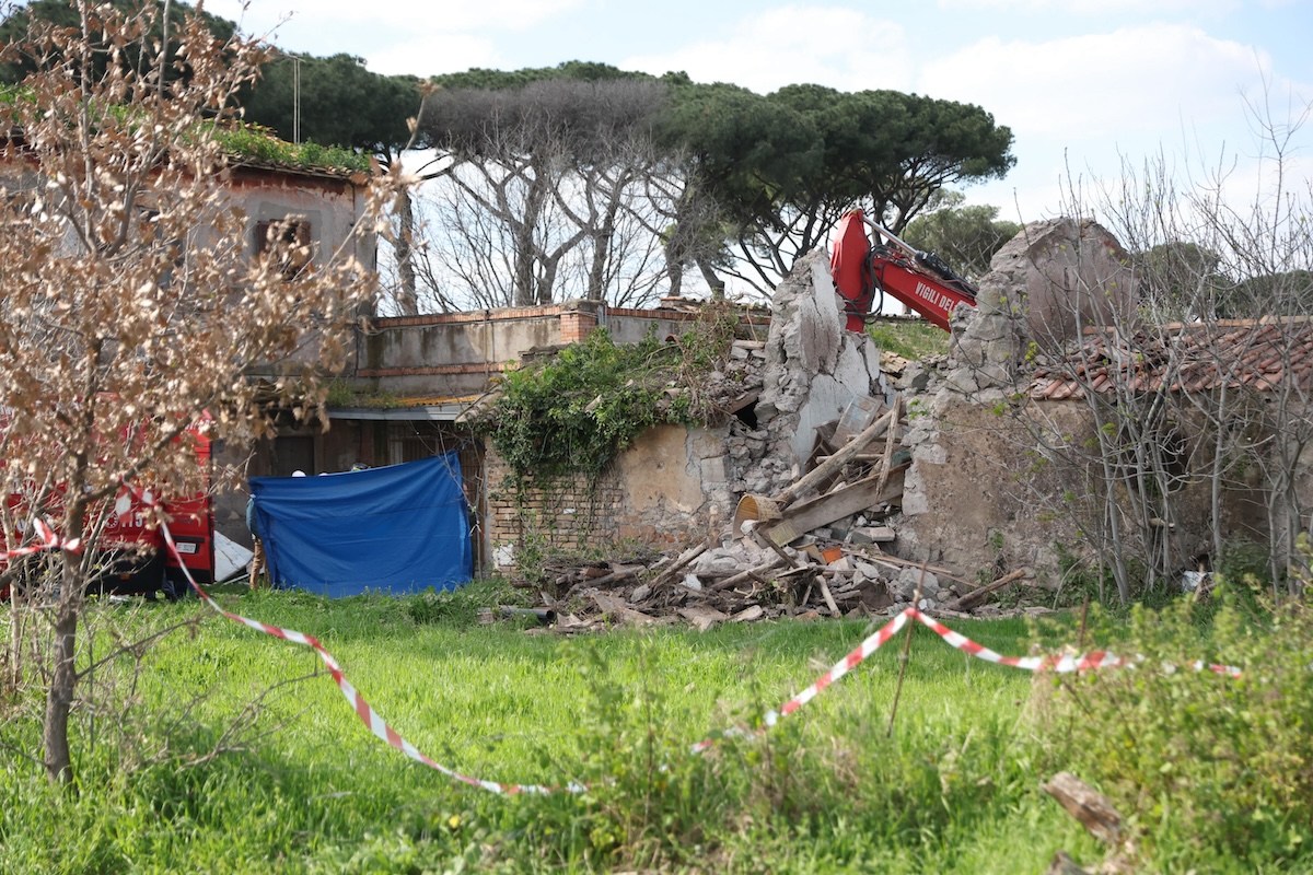 Cosa sappiamo dell’esplosione in cui sono morti due anarchici a Roma