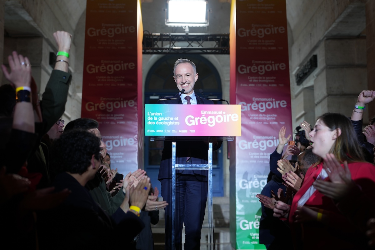 A Parigi ha vinto il candidato socialista, Emmanuel Grégoire