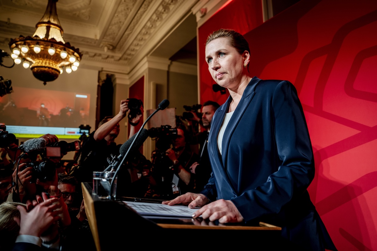 Mette Frederiksen dopo le elezioni (Mads Claus Rasmussen/Ritzau Scanpix via AP)
