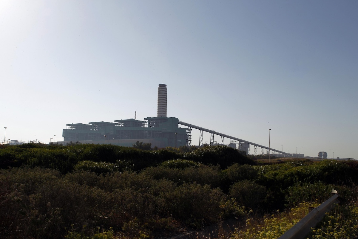 La centrale a carbone di Brindisi, 27 maggio 2017 (ANSA/ ANDREA GIANNETTI)