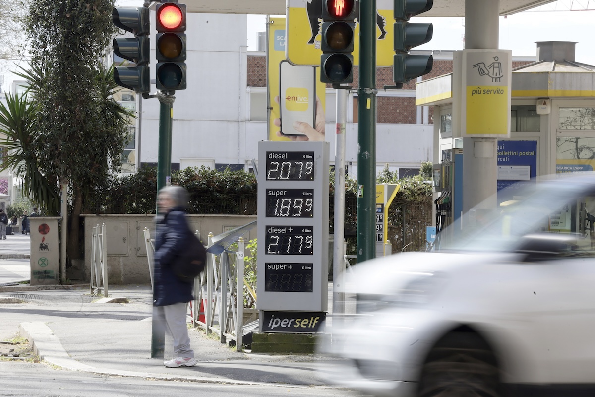 Il governo ha prorogato la riduzione del prezzo dei carburanti