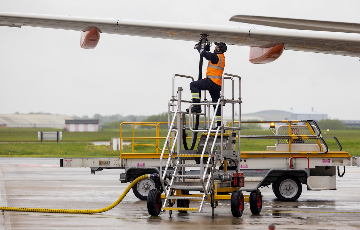 Negli aeroporti di Milano Linate, Venezia, Treviso e Bologna sono state attivate alcune limitazioni ai rifornimenti degli aerei