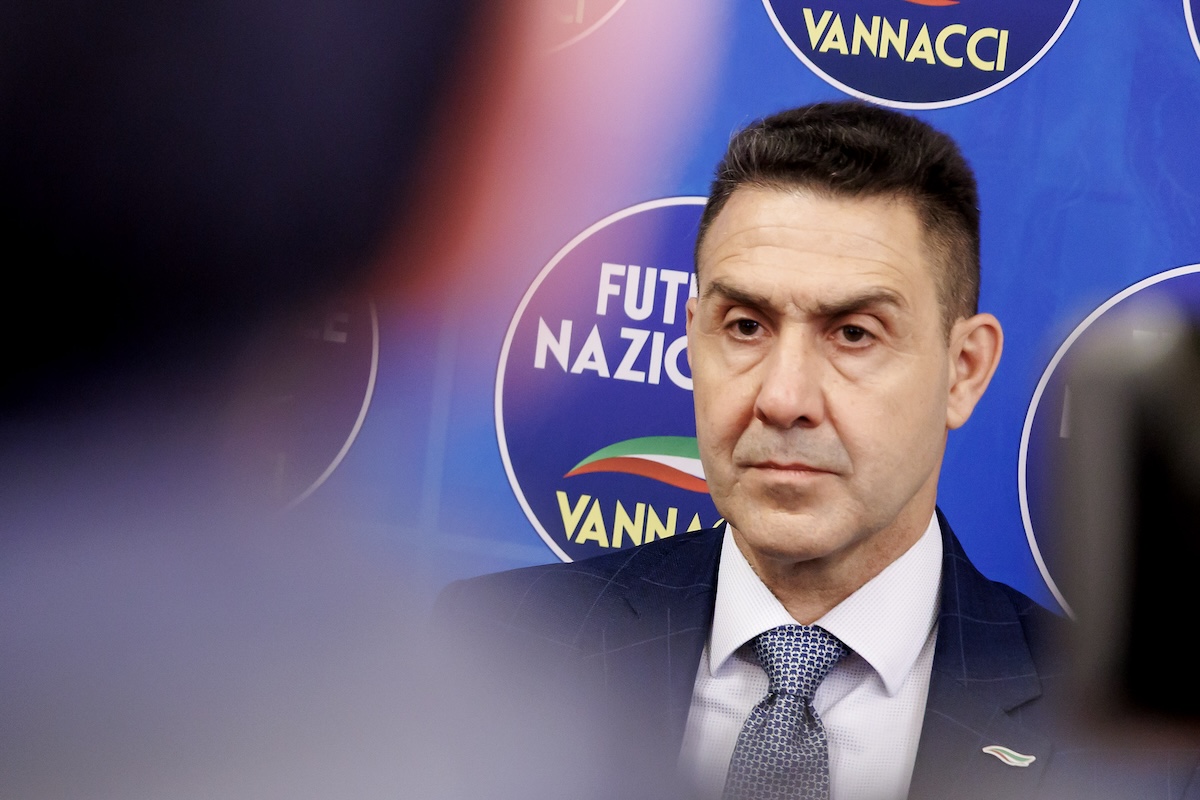 Vannacci ha dovuto togliere l’immagine del David dalla sua sede di Firenze