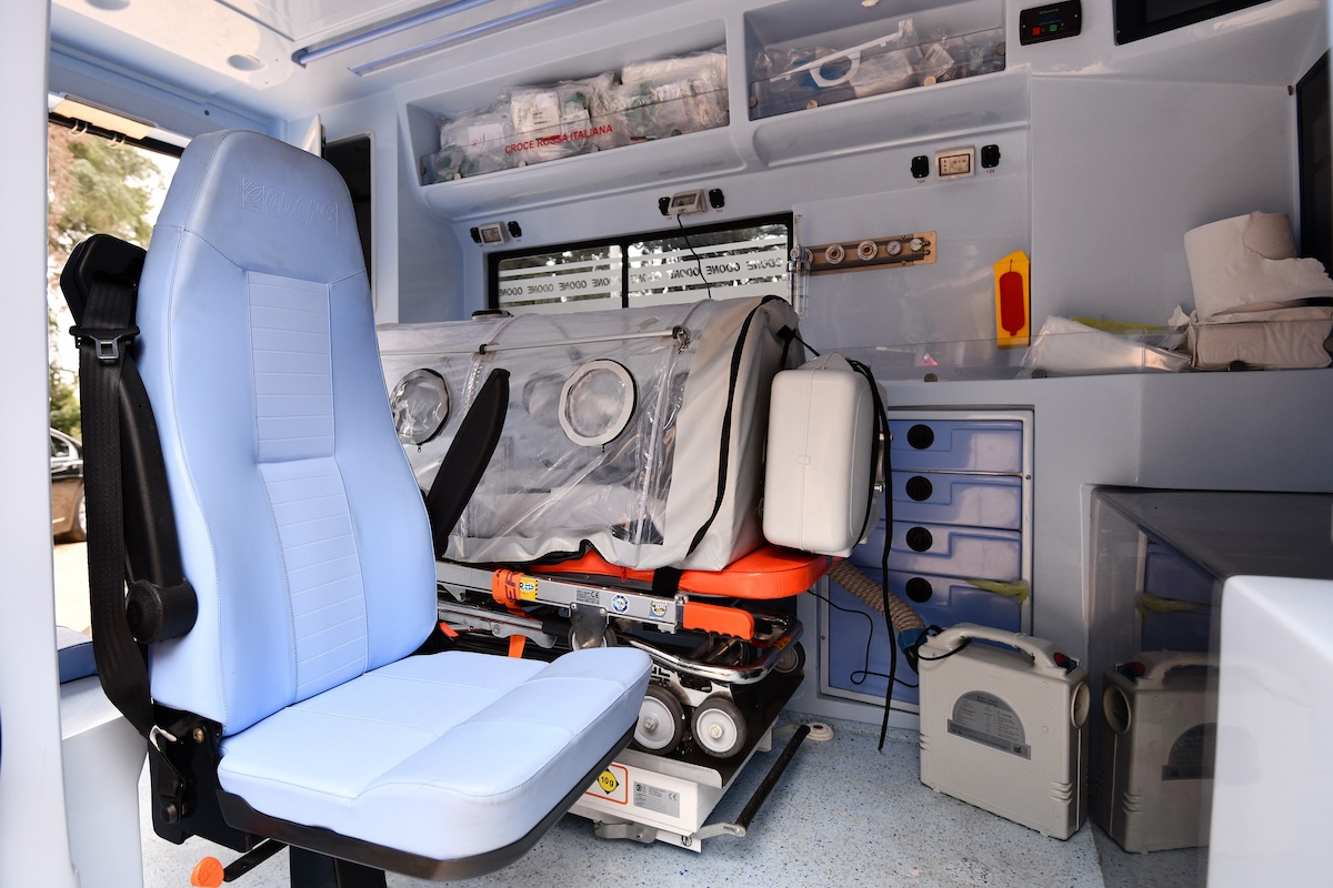 Cosa si sa delle indagini sull’operatore della Croce Rossa accusato di aver ucciso cinque anziani