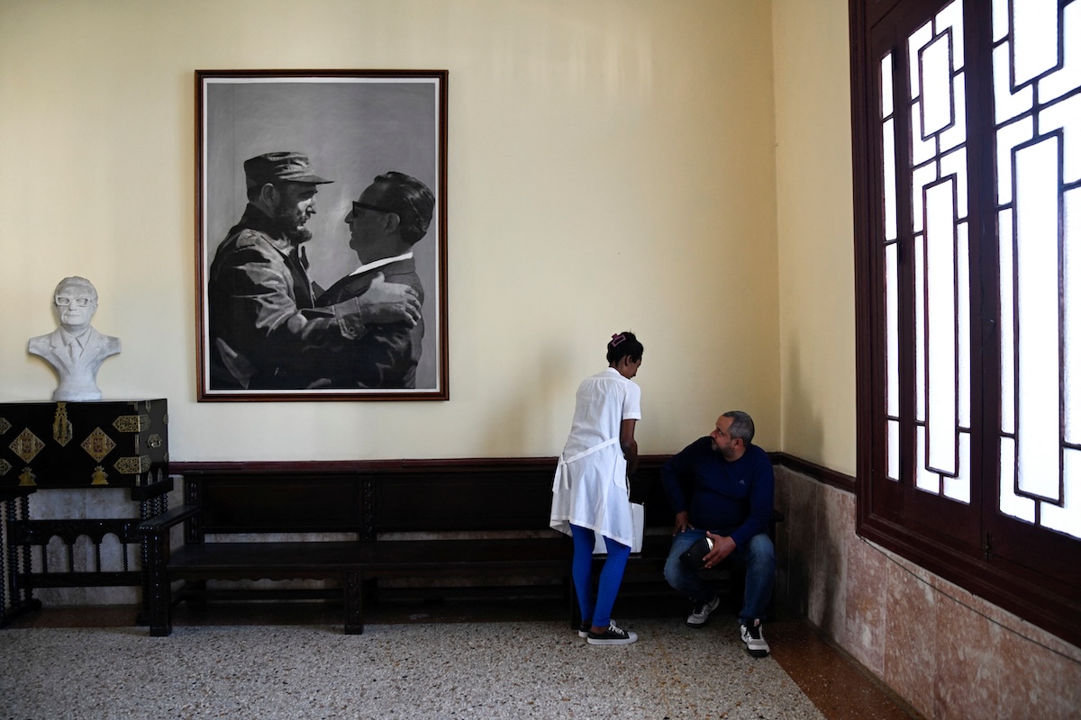 A Cuba ci sono molti medici, ma poche medicine