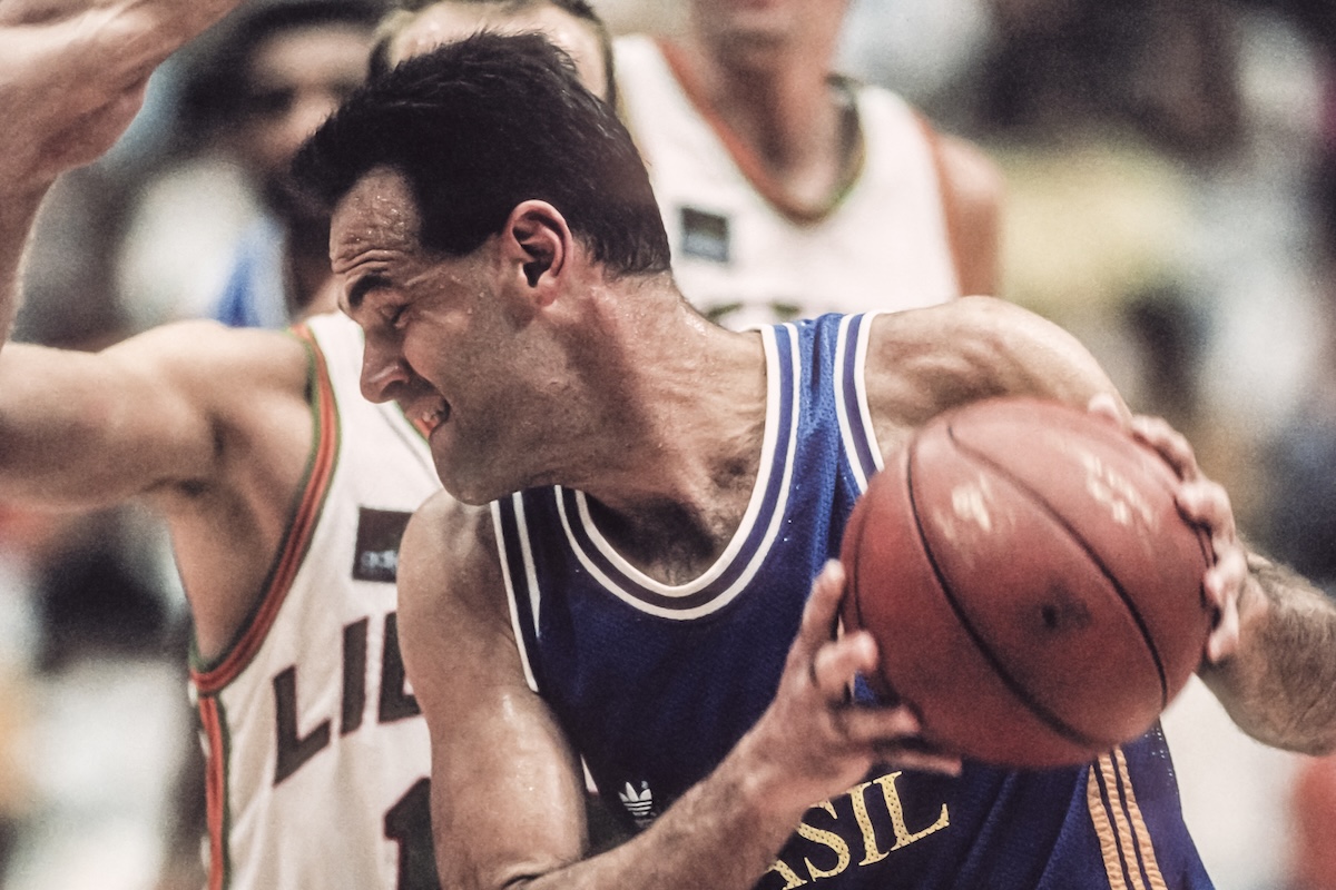 Le poche vittorie e i tantissimi canestri di Oscar Schmidt