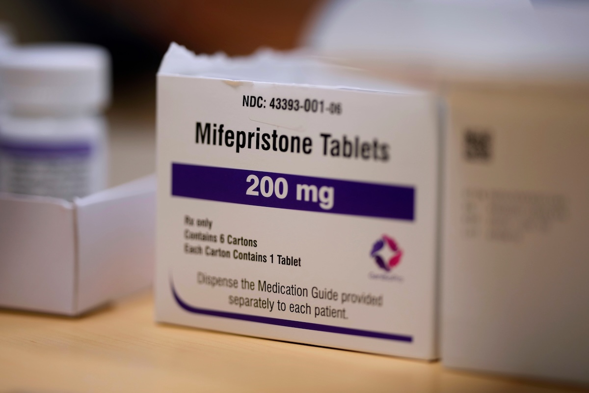 Negli Stati Uniti non sarà più possibile ricevere la pillola abortiva per posta