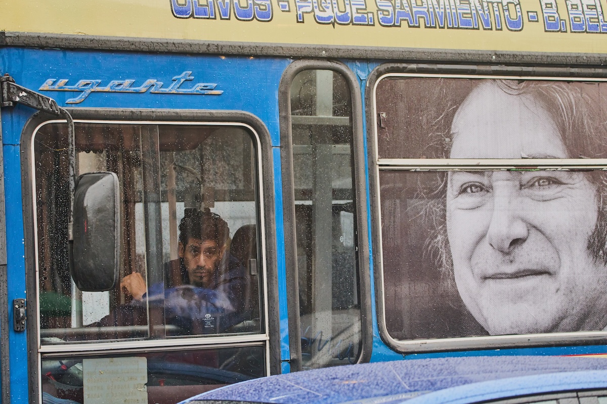 Javier Milei è di nuovo in mezzo a scandali e problemi economici