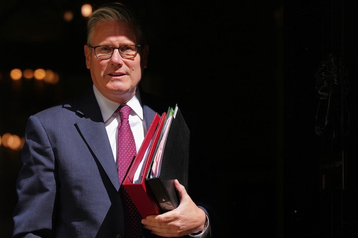 Keir Starmer non vuole mollare