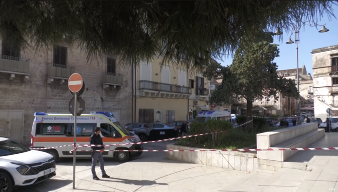 Il caso dell’uomo maliano ucciso a coltellate in centro a Taranto