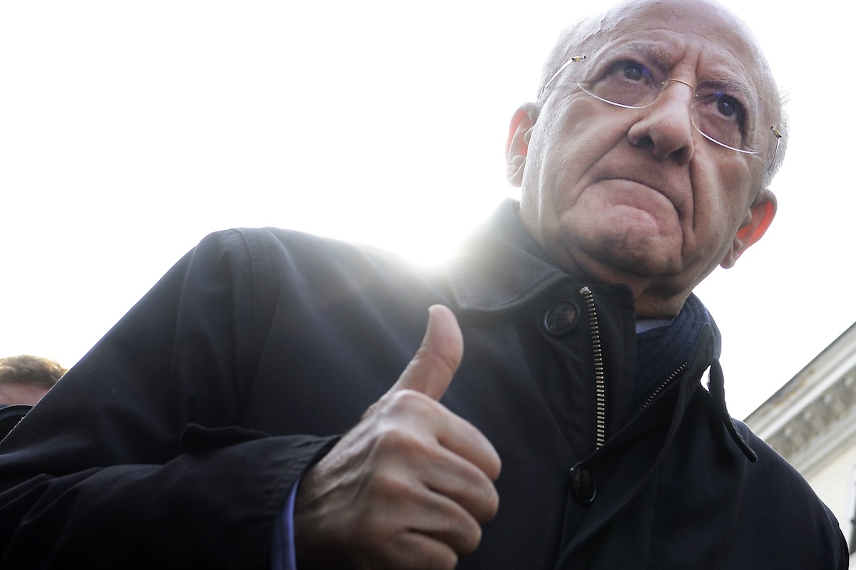 La campagna elettorale spavalda di Vincenzo De Luca a Salerno