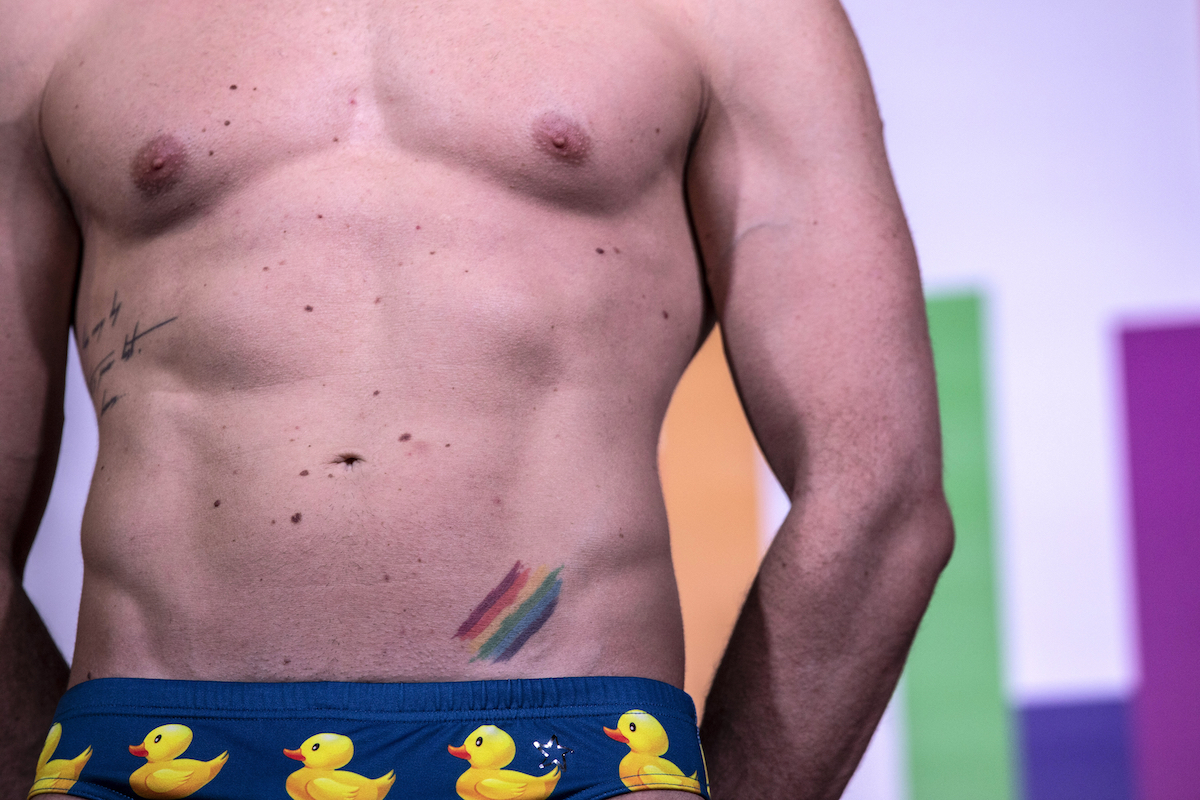 Perché molti uomini gay sono ossessionati dalla propria bellezza