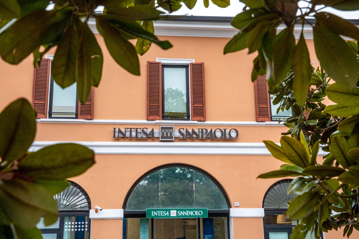 L’operazione di Intesa Sanpaolo per prendersi MPS, spiegata