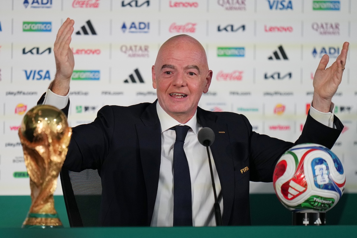 Per il presidente della FIFA Gianni Infantino la gente deve rilassarsi