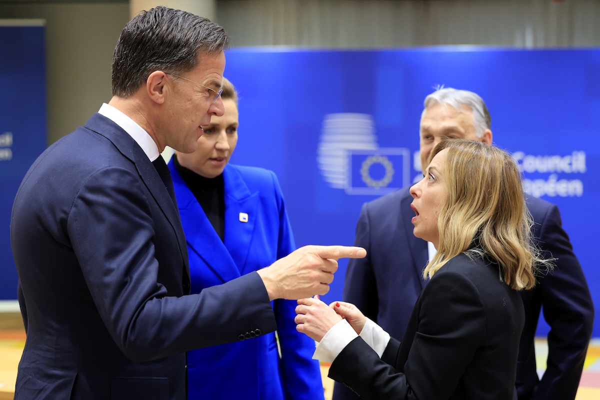 Il governo italiano se l’è presa con Mark Rutte per una frase sull’uso delle basi statunitensi