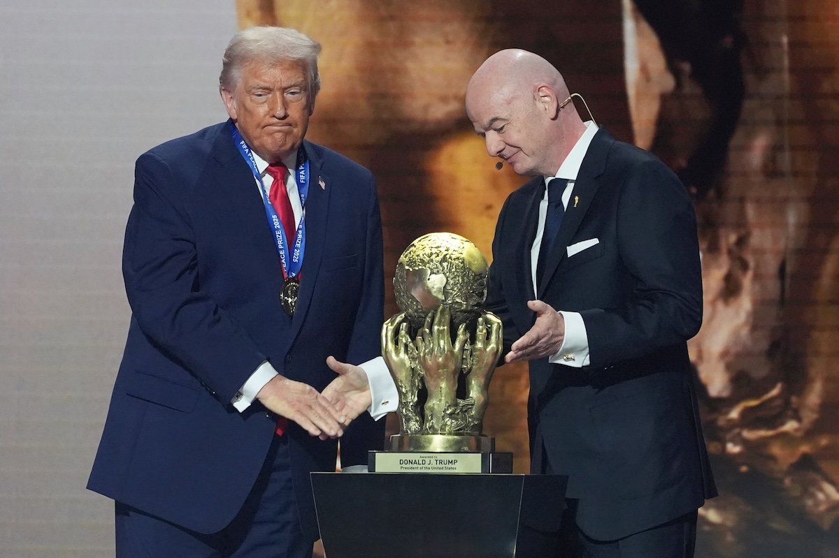 Tutte le volte che Infantino ha provato a compiacere Trump