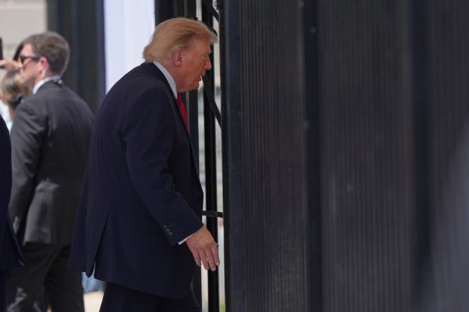 Trump le sta tentando tutte con l’Iran, ma nessuna funziona