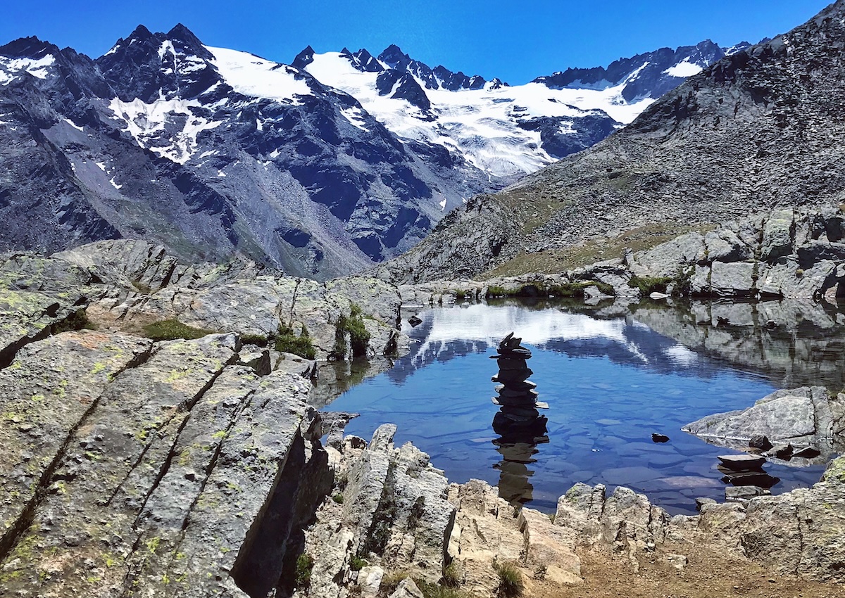 Perché non dovreste costruire un ometto di pietra in montagna