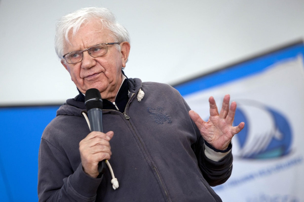 Don Antonio Mazzi, nel 2013 (ANSA/LARA GALLINA)