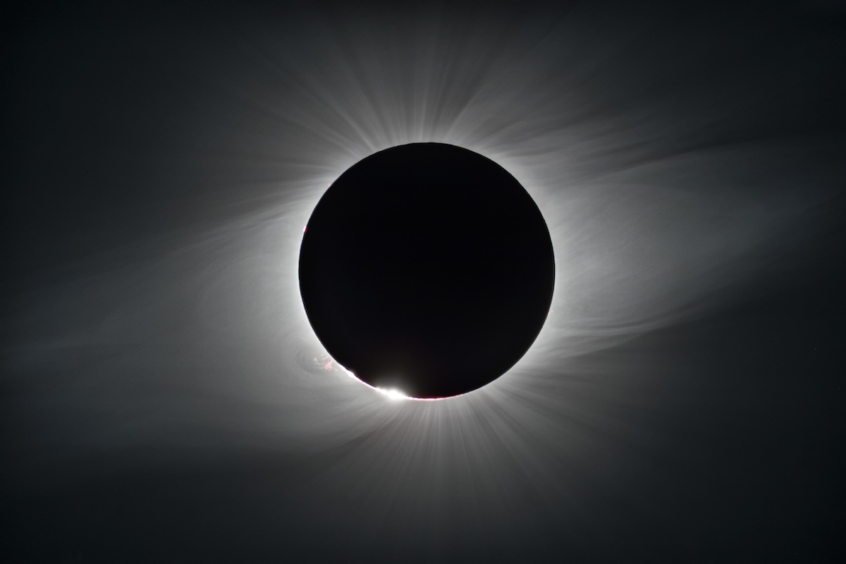 Vediamo le eclissi solari per via di alcune fortunatissime coincidenze