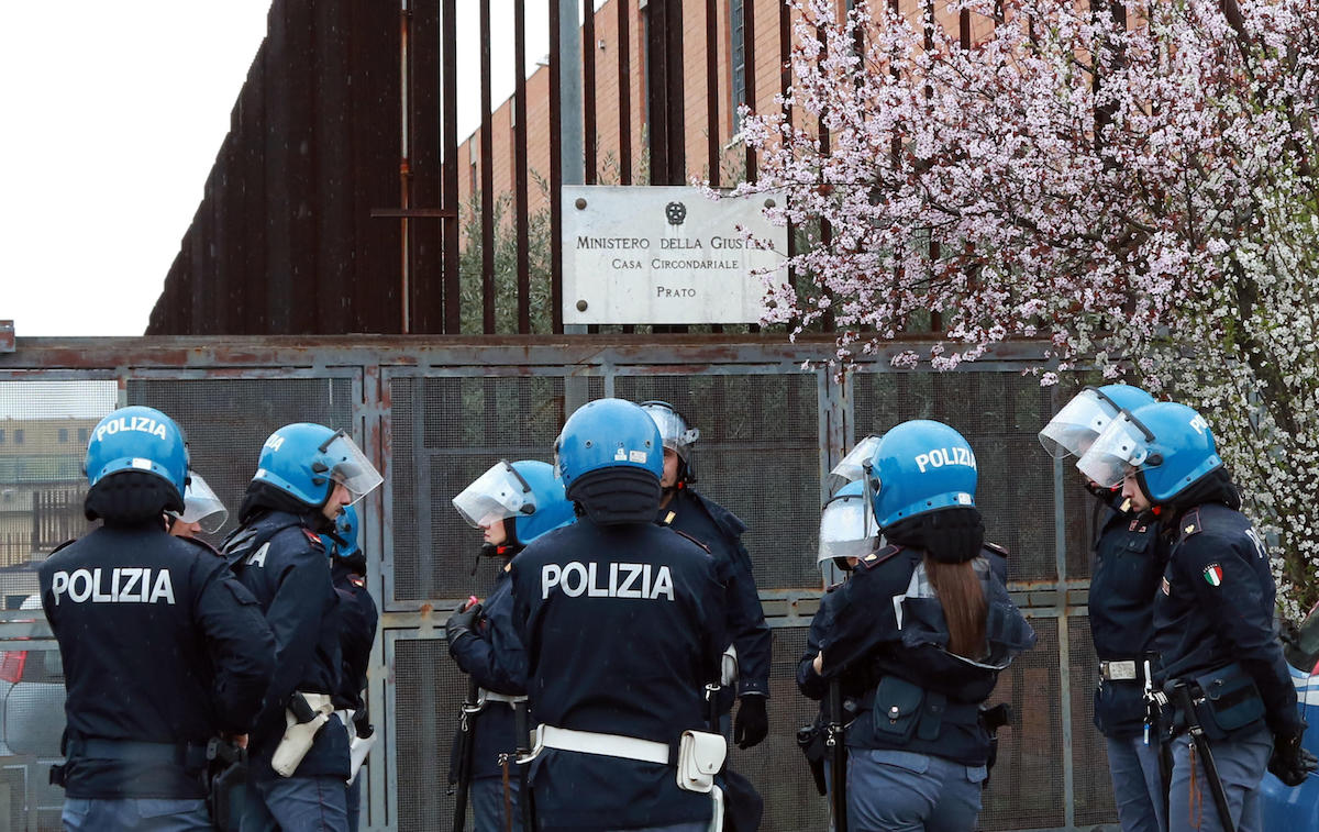 Perché per il poliziotto di Prato non è stato usato lo scudo penale
