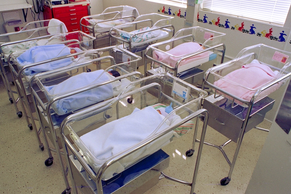 Se c’è uno scambio di embrione di chi è il figlio?