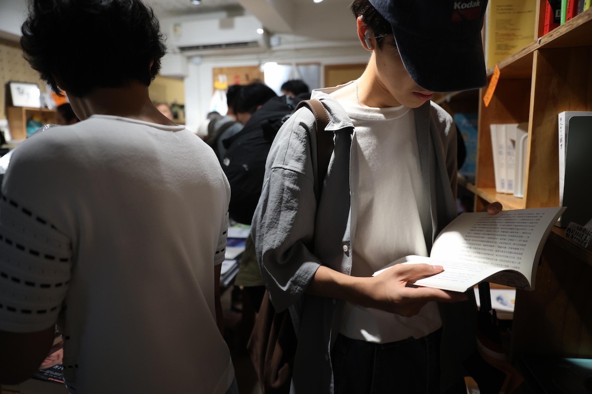 Non abbiamo ancora capito come il cervello impara a leggere