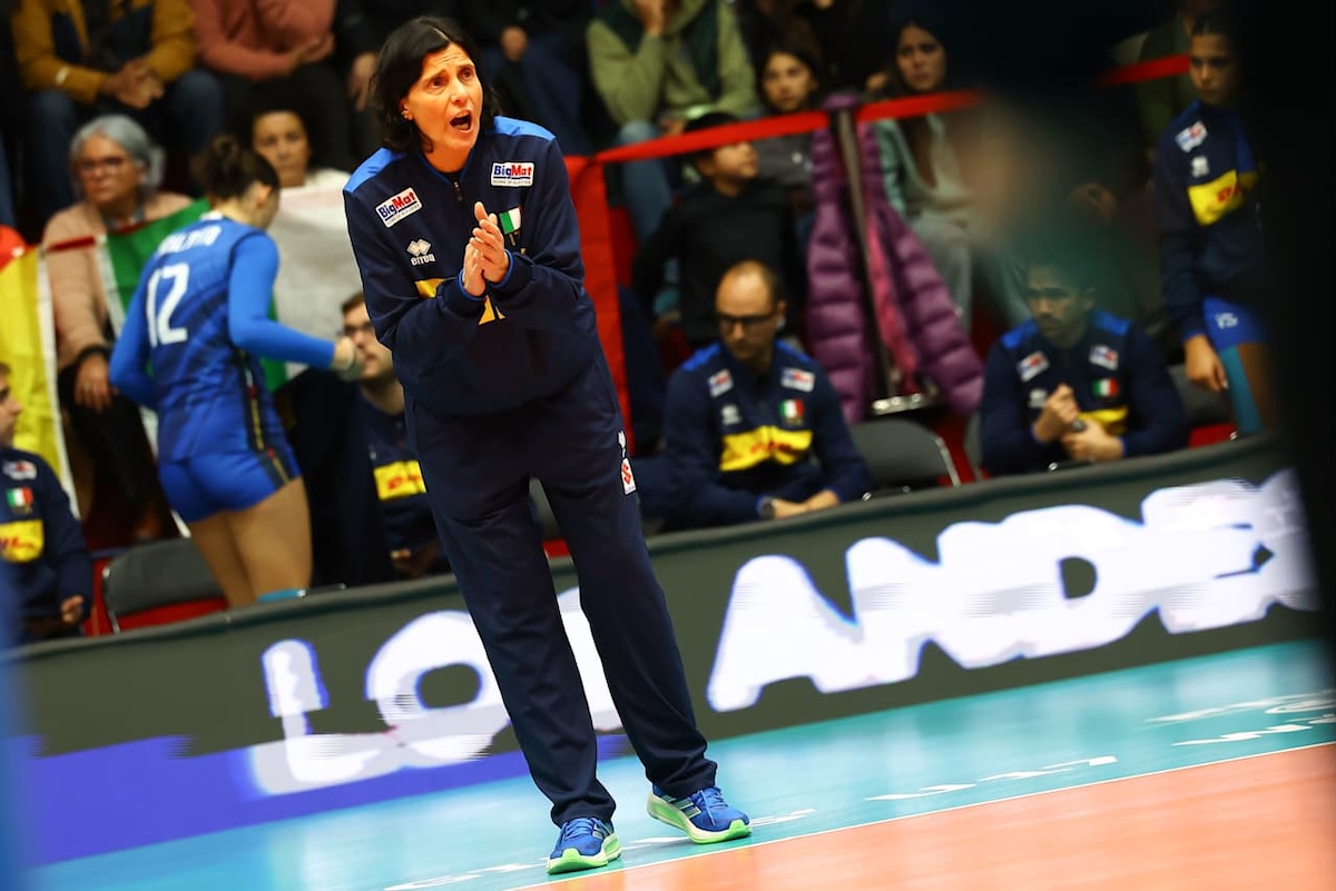 Leggi l'articolo: Com’è che nella pallavolo ci sono pochissime allenatrici
