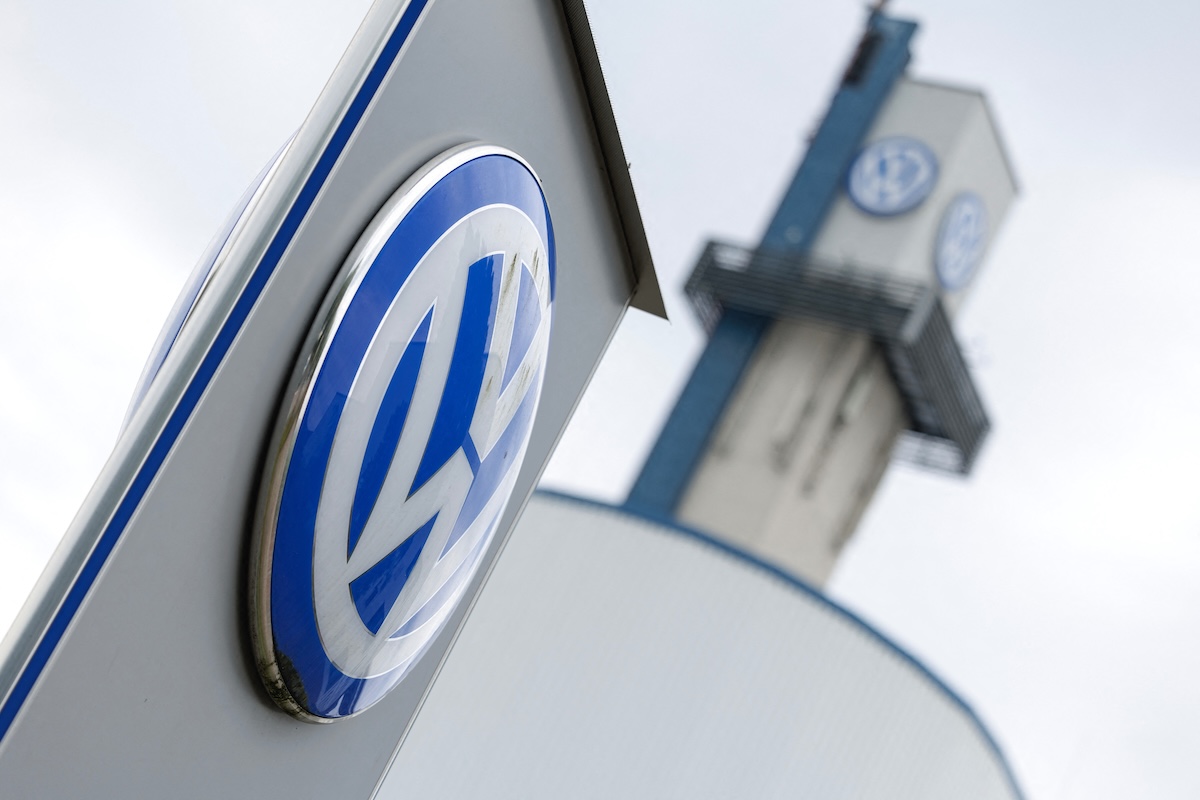 A sorpresa, è stato approvato il piano di Volkswagen per eliminare altri 50mila posti di lavoro