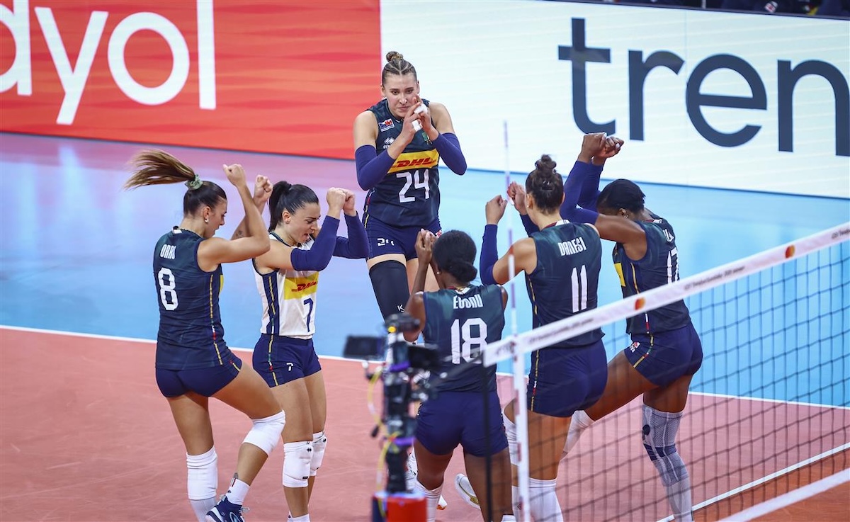 L’Italia femminile di pallavolo può migliorare ancora, secondo Julio Velasco