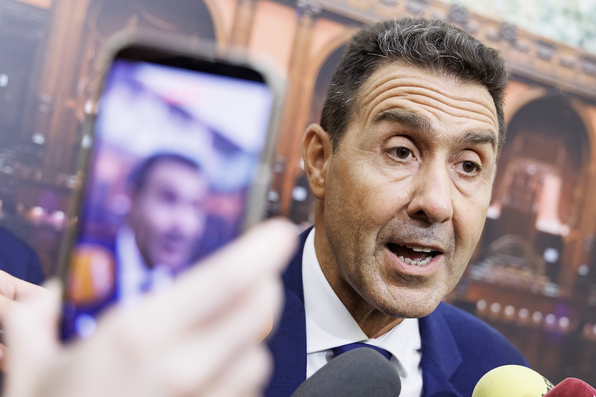 Le polemiche per il corso formativo di Vannacci a un sindacato di polizia