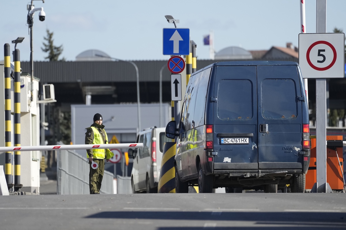La Russia ha compiuto due attacchi in Ucraina occidentale, a pochi chilometri dal confine con la Polonia