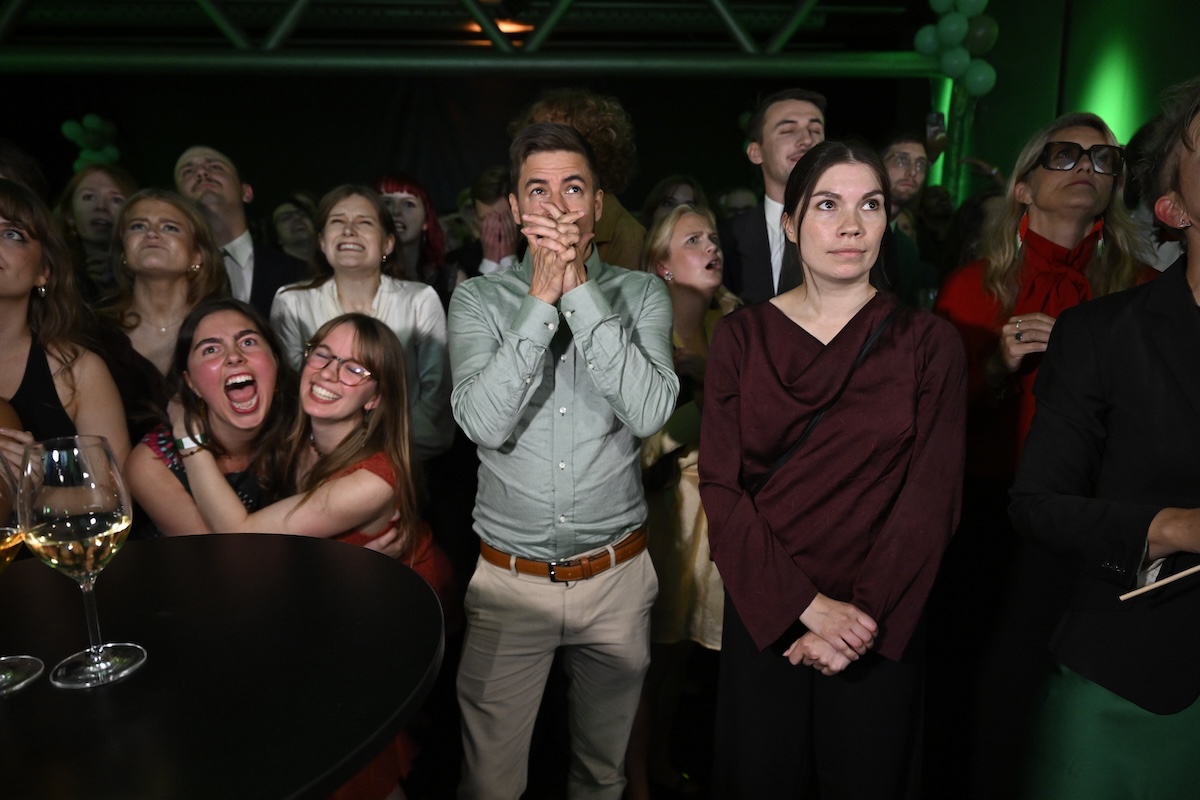 Alle elezioni in Svezia centrosinistra e centrodestra sono testa a testa