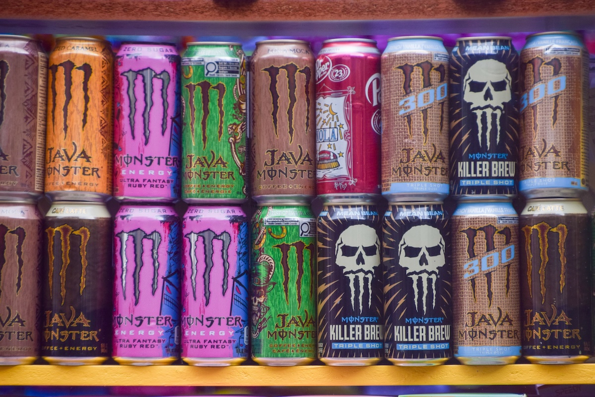 Gli adolescenti non mollano i loro energy drink