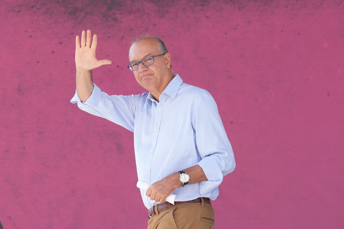 Il ministro Valditara ha detto che il limite di studenti stranieri riguarderà solo quelli che non sanno l’italiano