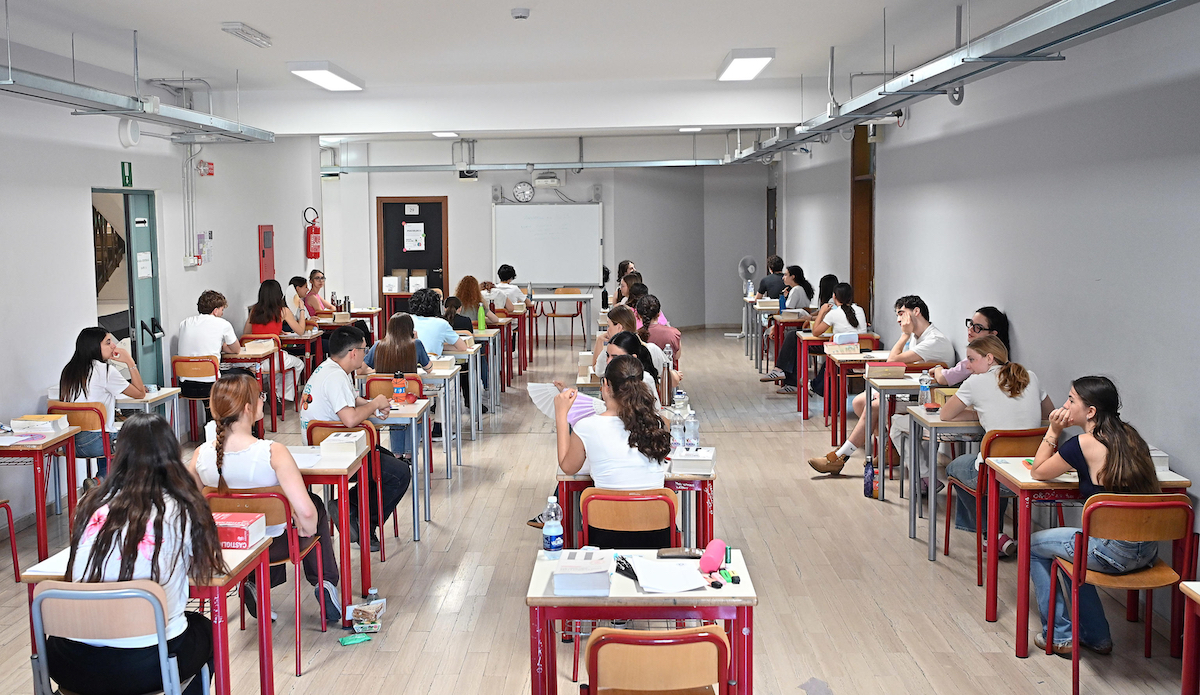 La scuola provoca ansia (o aiuta a superarla)?