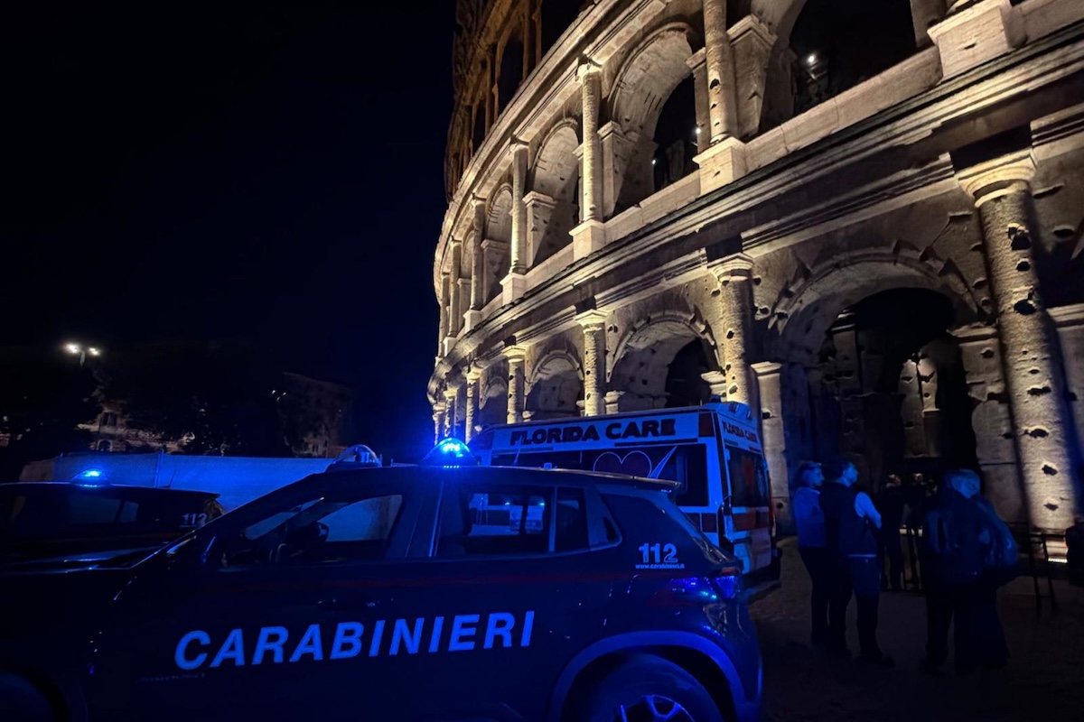 Un operaio di 22 anni è morto mentre lavorava al Colosseo