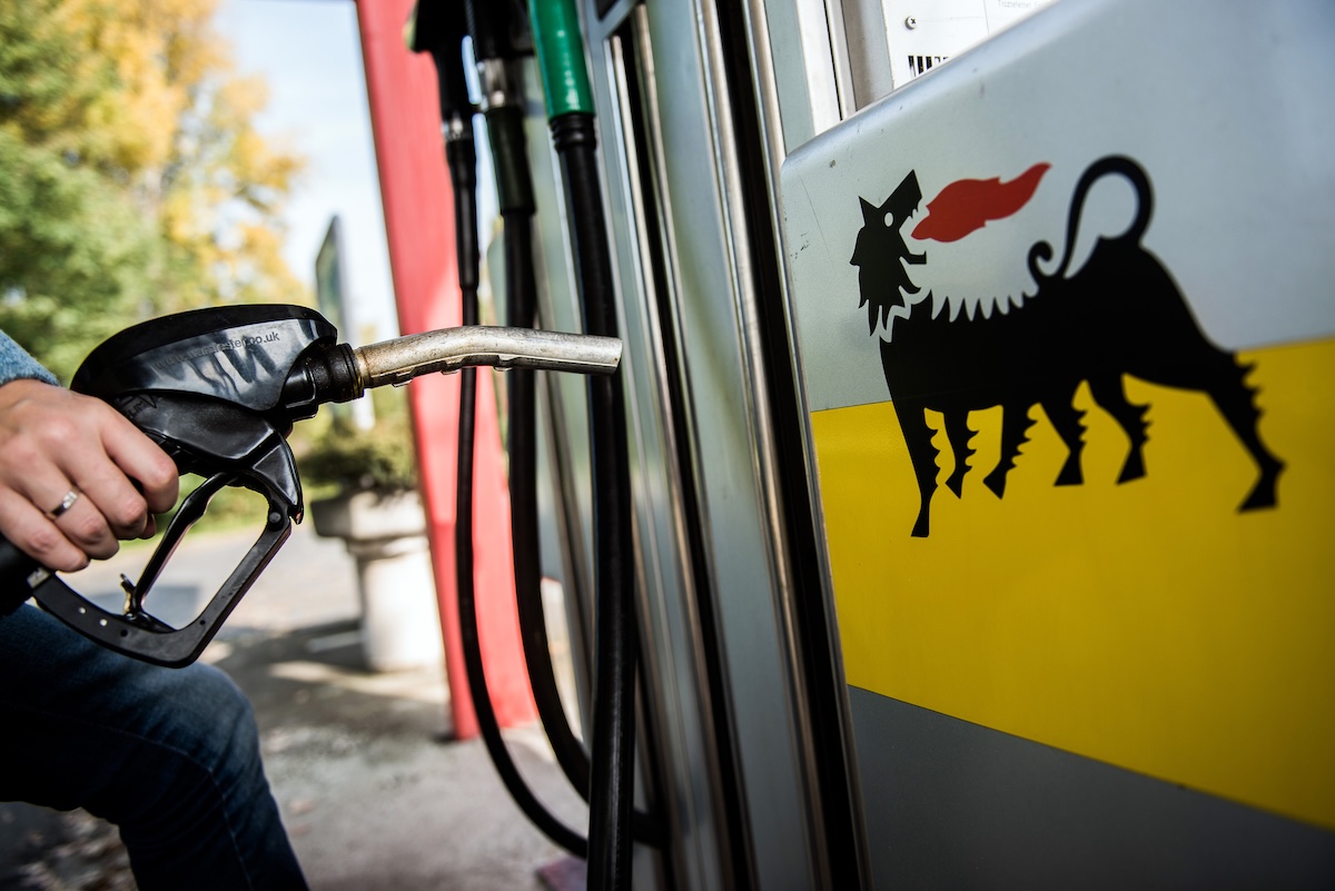 Come funzionerà il limite di Eni al prezzo dei carburanti